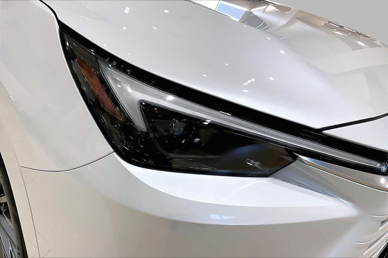 Certified Used 2025 Wind Chill Pearl Lexus  image 26