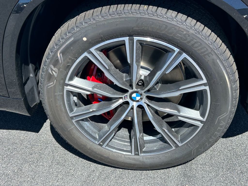 New 2026 Black Sapphire Metallic BMW xDrive40i image 3