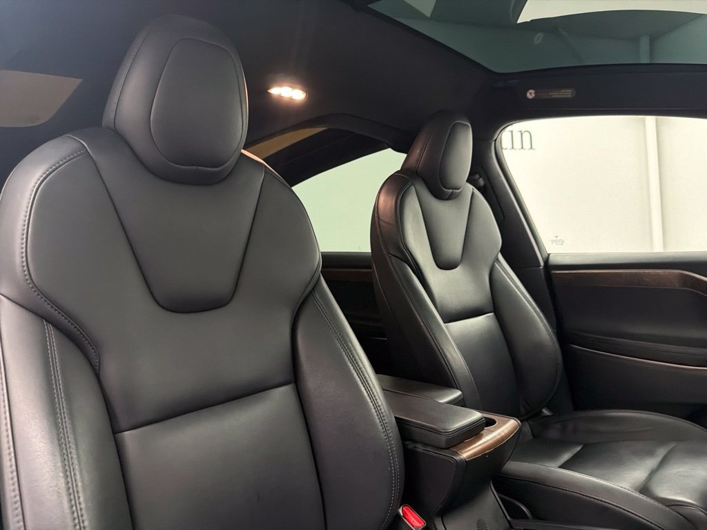 Used 2020 White Tesla Long Range image 27