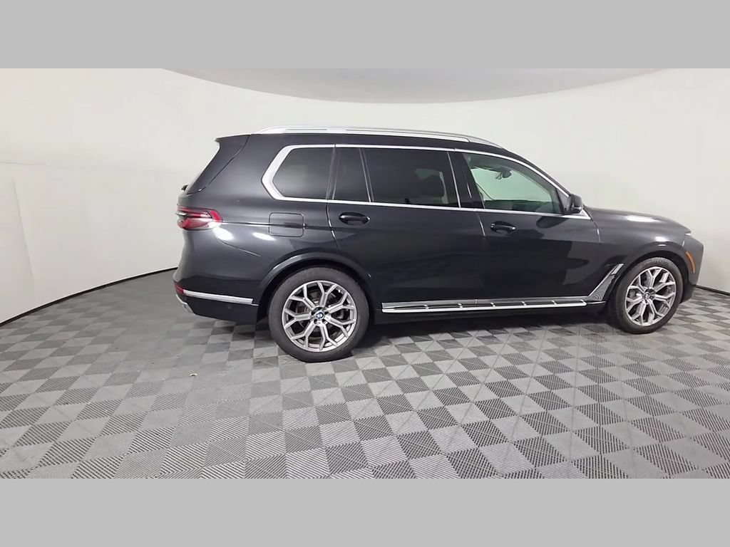 2025 BMW X7 40i - Photo 37