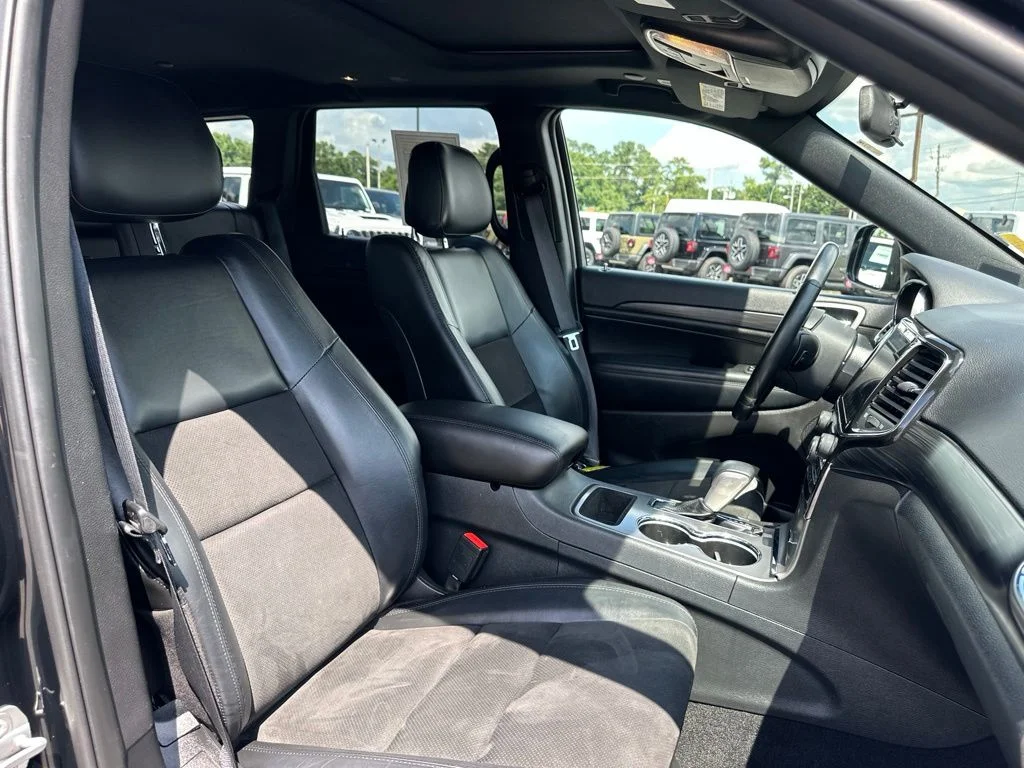 Used 2021 Black Jeep Laredo X image 20