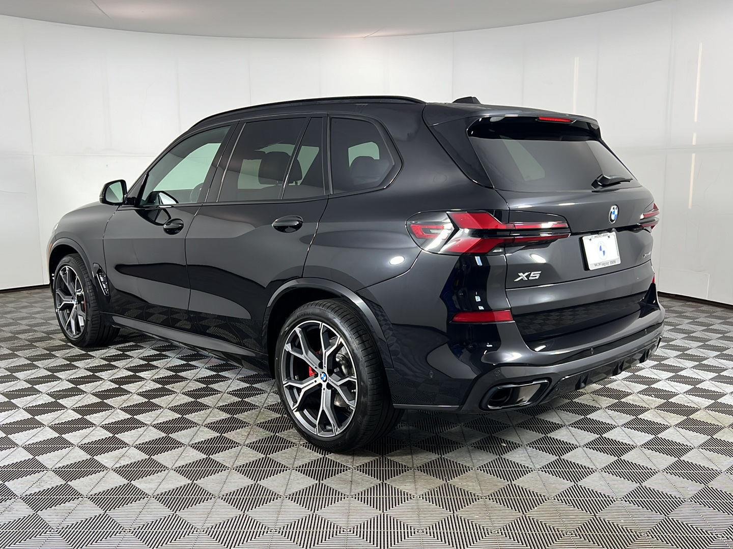 New 2026 Black Sapphire Metallic BMW xDrive40i image 9