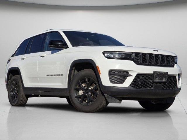 Used 2024 Bright White Clearcoat Jeep  image 2