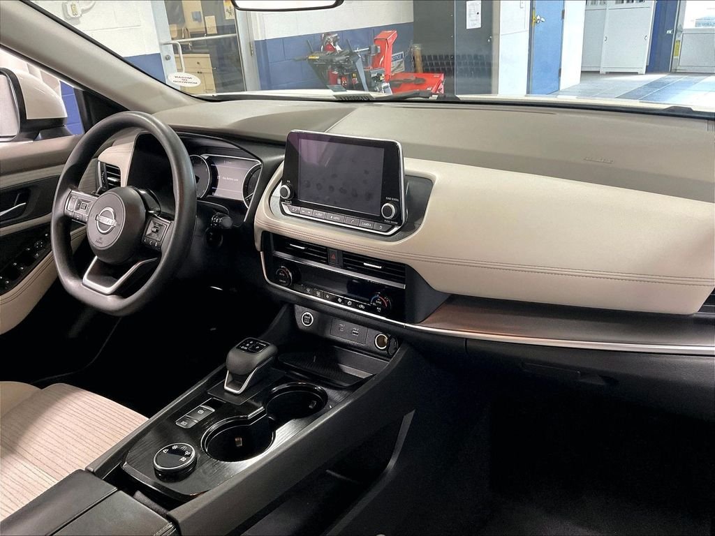 Used 2023 White Nissan SV image 14