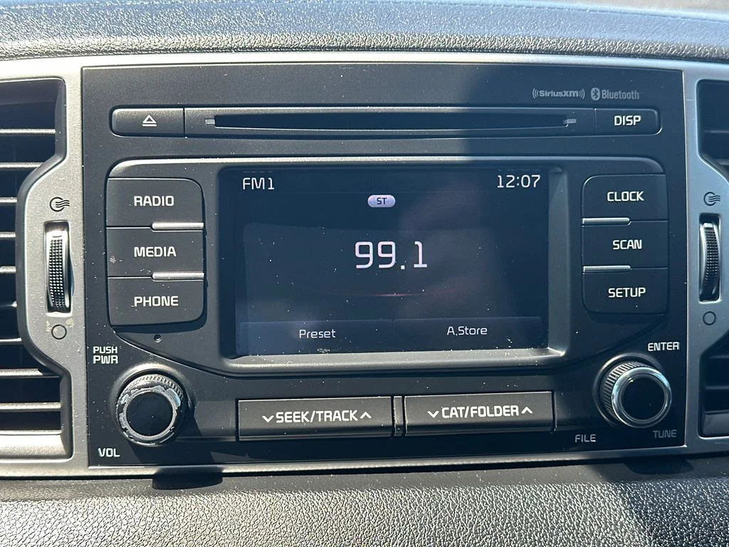 Used 2019 Red Kia LX image 27