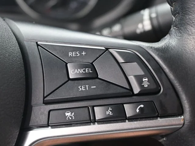 Used 2022 Blue Nissan SV image 16