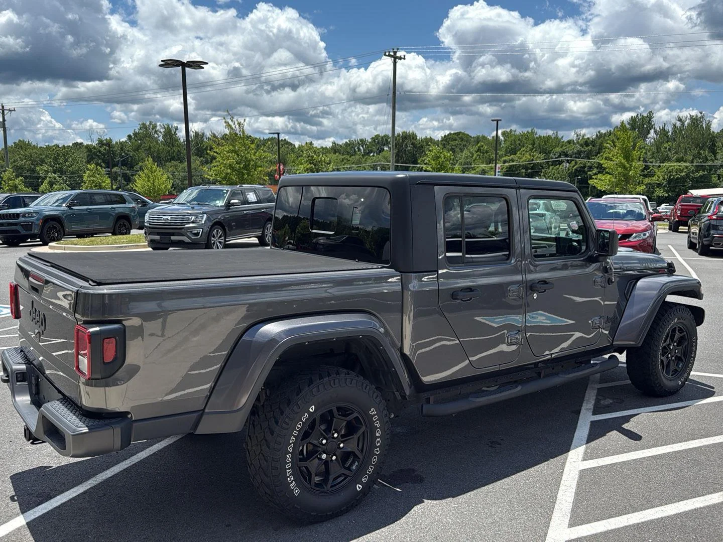 Used 2022  JEEP SPORT image 6