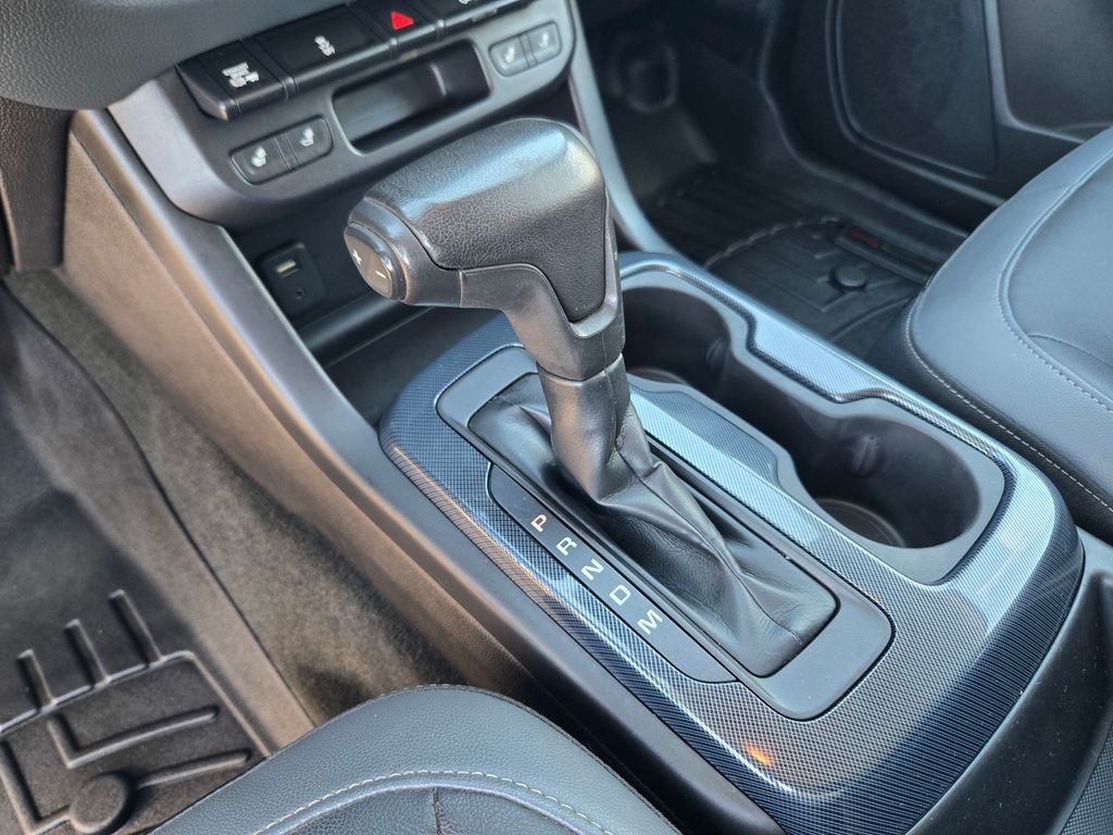 Used 2016 Blue Chevrolet Z71 image 14