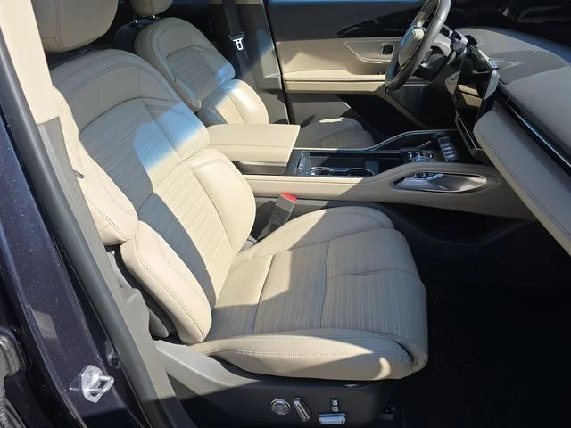 Used 2024 Blue Lincoln Reserve image 38