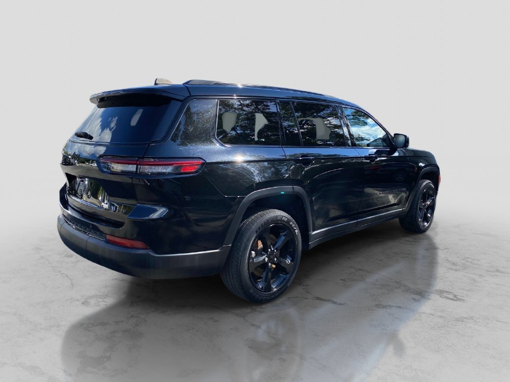 Used 2023 Black Jeep Altitude image 9