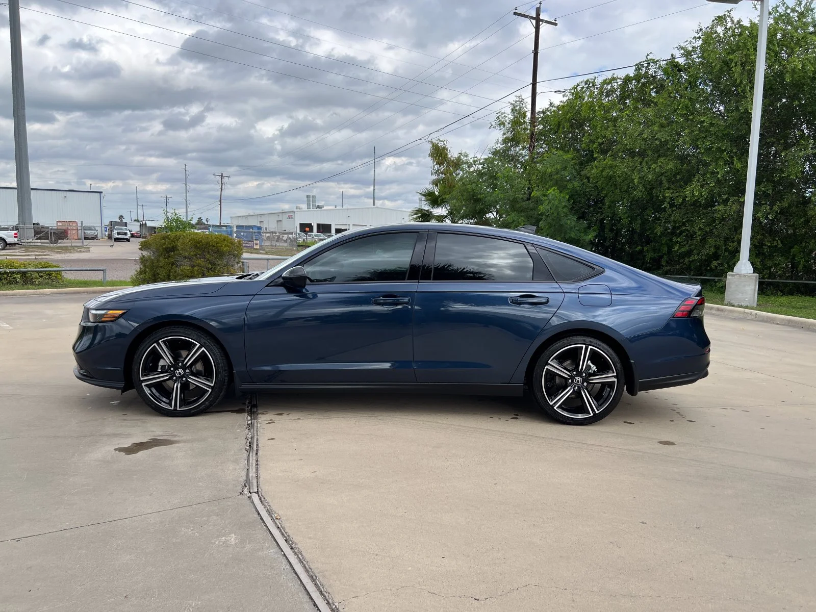 New 2026 Canyon River Blue Metallic Honda SE image 2