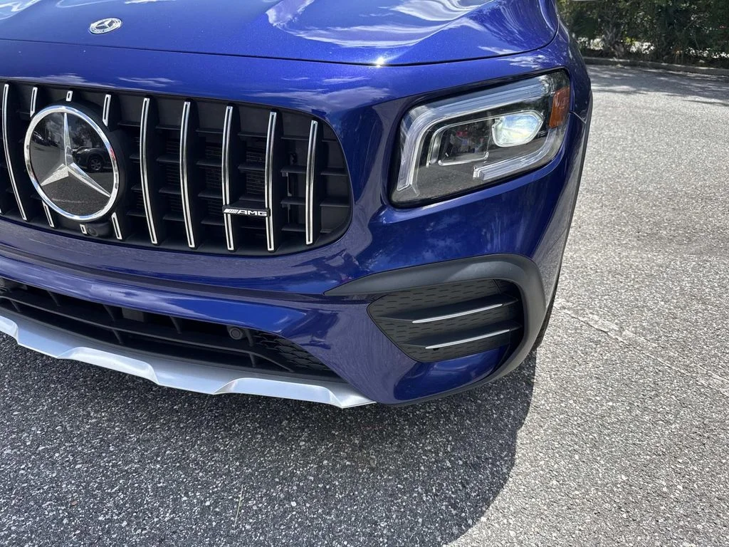 Used 2022  Mercedes-Benz GLB 35 AMG® image 10
