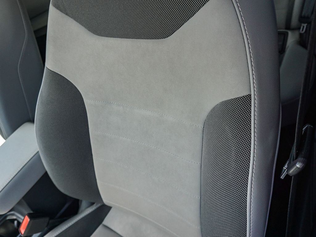 Used 2022  Volkswagen 1.5T SE image 21