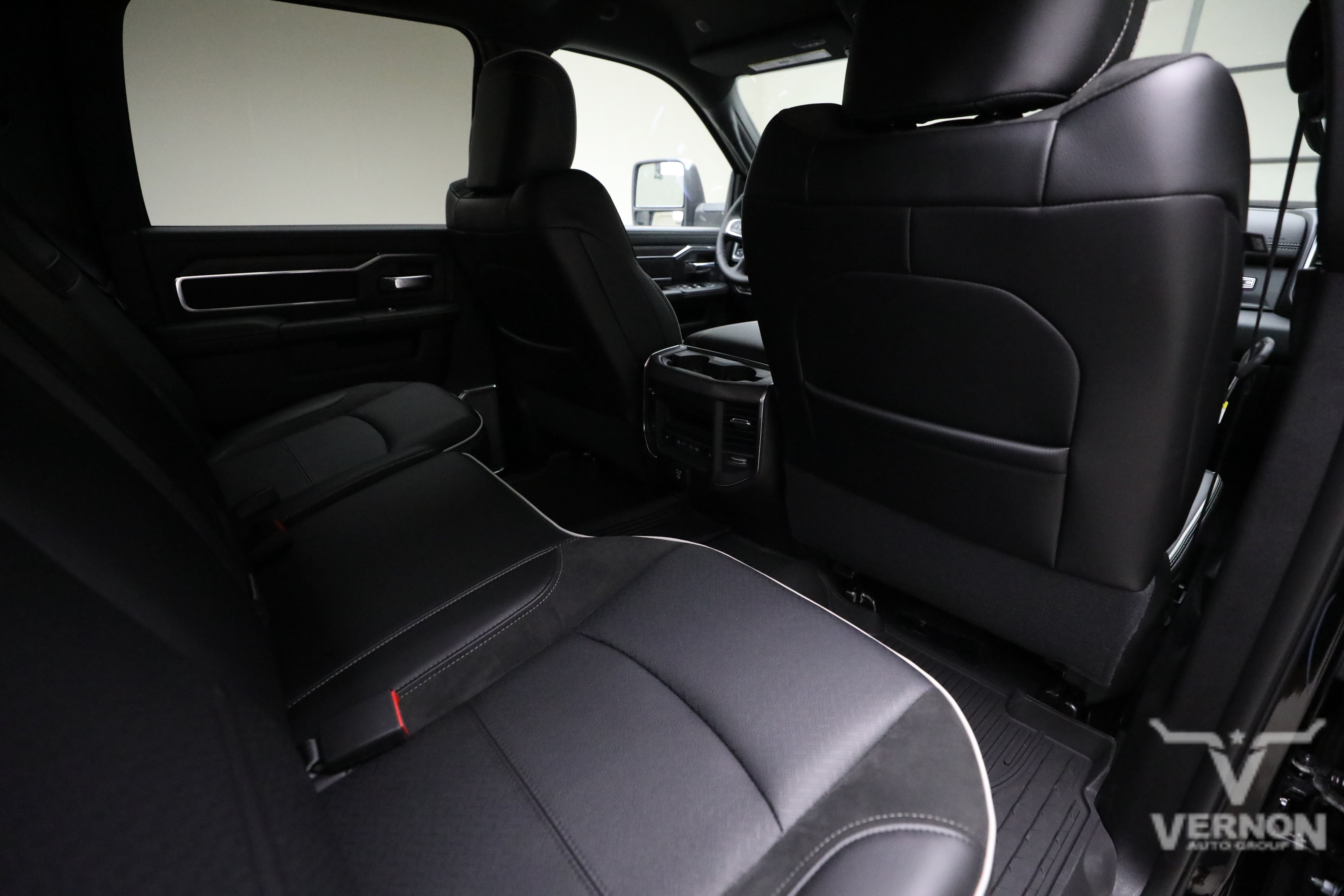 New 2026 Diamond Black Crystal Pearlcoat Ram N image 12
