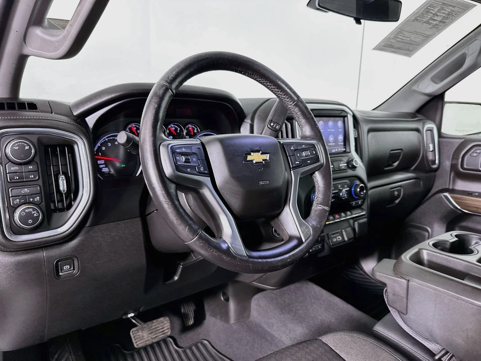 Used 2019 Summit White Chevrolet LT image 10