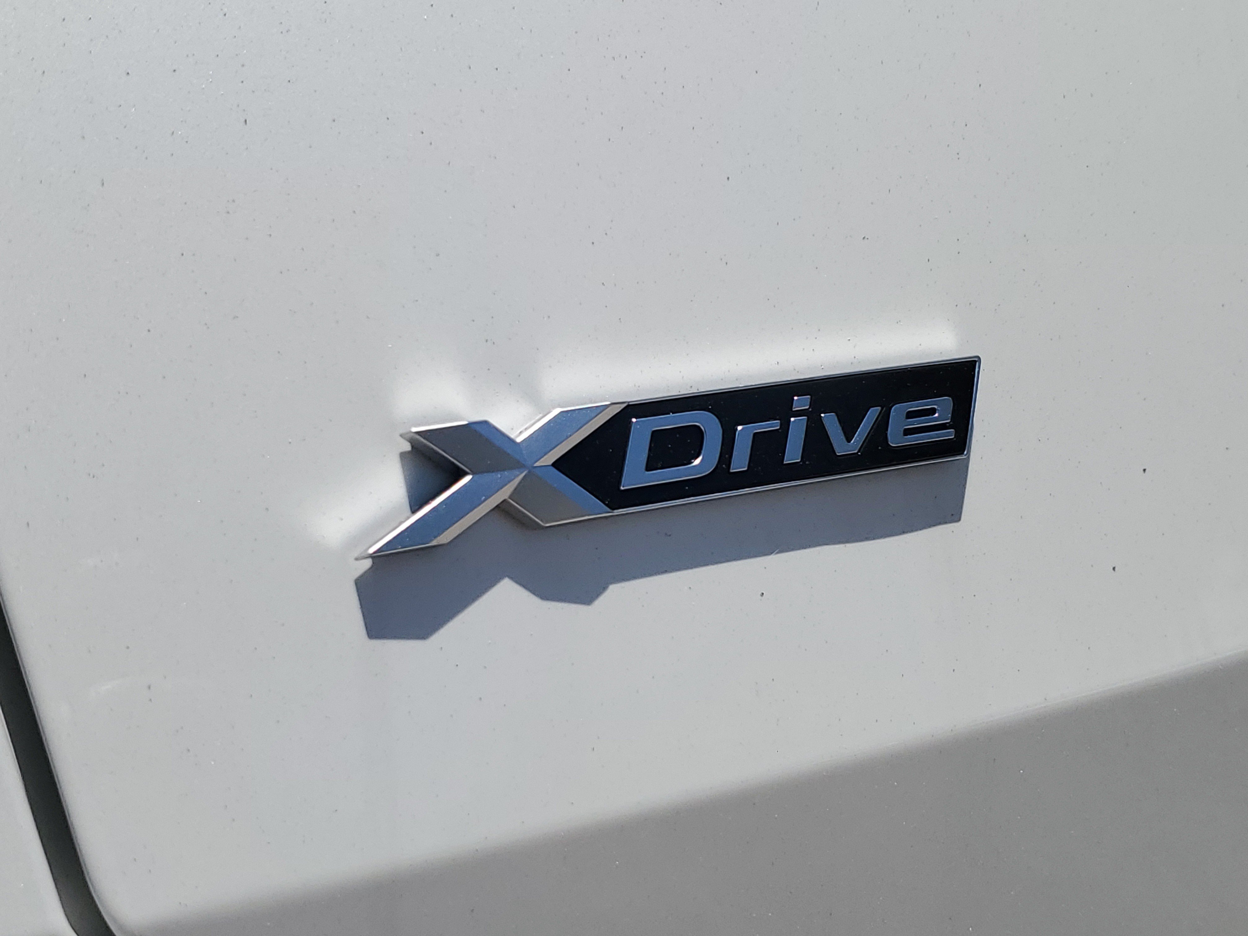 New 2026 Mineral White Metallic BMW 30 xDrive image 6