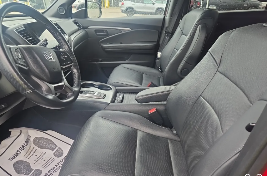 Used 2023 Red Honda EX-L image 4