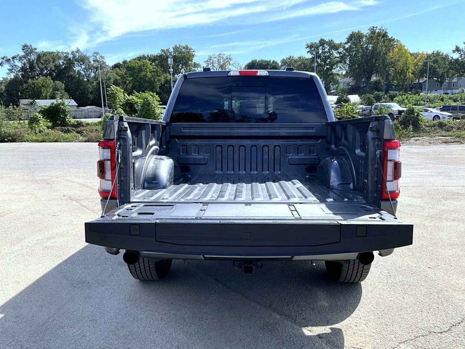 Used 2023 Gray Ford Lariat image 10