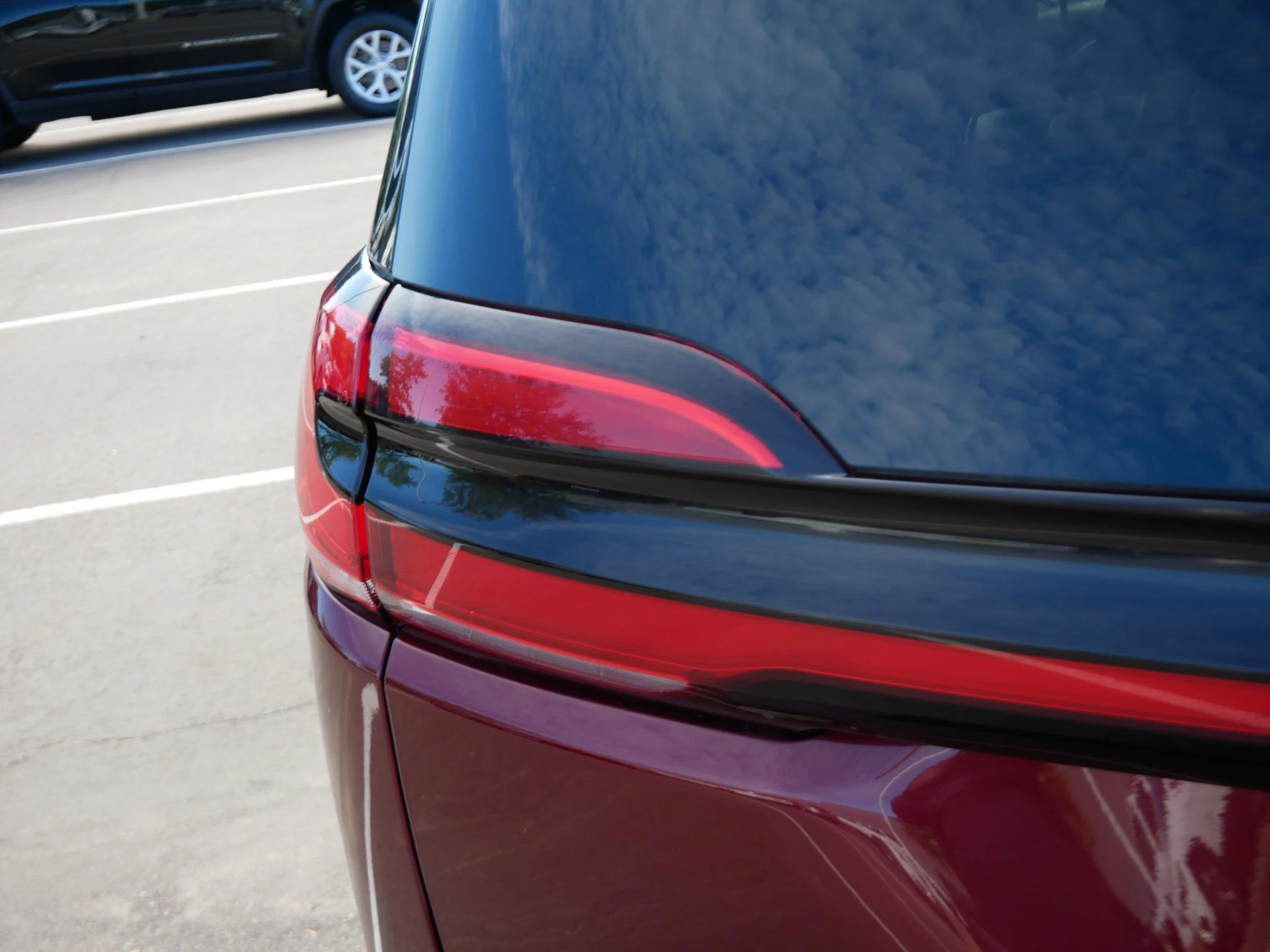 Used 2021 Velvet Red Pearlcoat Chrysler Limited image 17