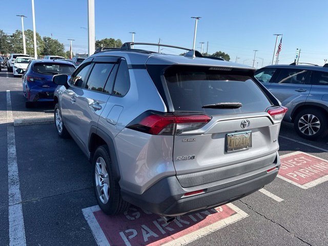Used 2019 Silver Toyota XLE image 10