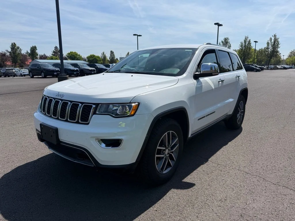 Used 2018 Bright White Clearcoat Jeep Limited image 3