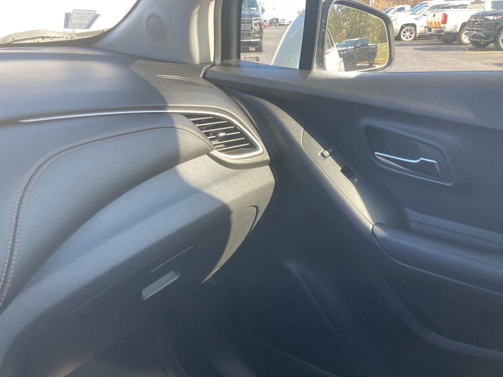 Used 2018 Silver Ice Metallic Chevrolet LT image 22