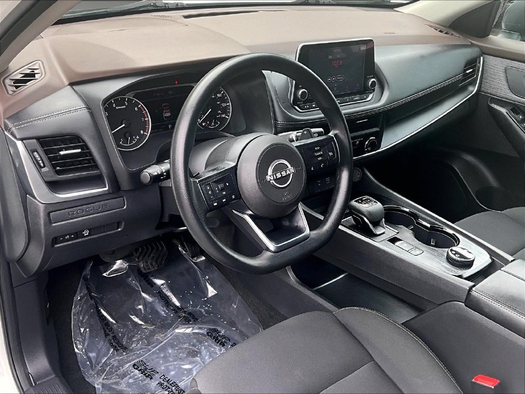 Used 2023 Glacier White Nissan S image 14