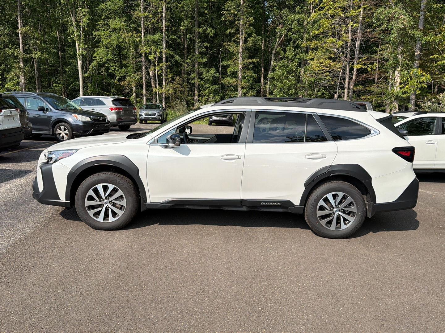 New 2025 Crystal White Pearl Subaru Premium image 11