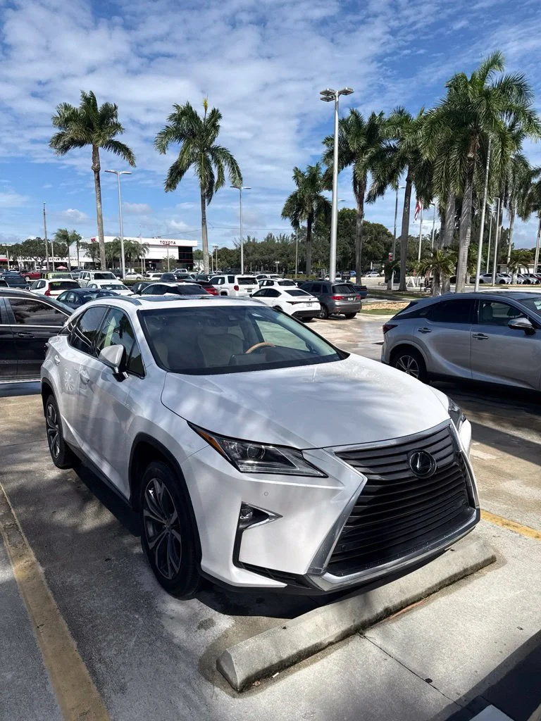 Used 2017 White Pearl Lexus 350 image 1