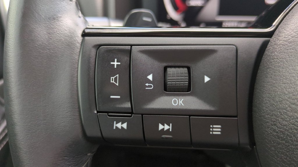 Used 2024 Black Nissan SL image 23