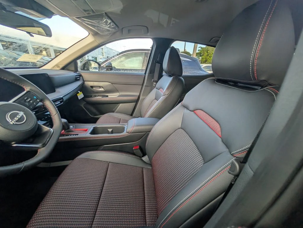 2025 Nissan Kicks SR - Photo 6