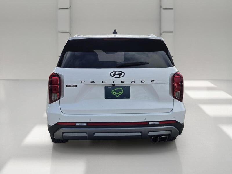 Used 2023 White HYUNDAI SEL FWD image 4