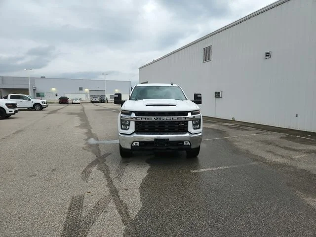 Used 2023 White Chevrolet LT image 2