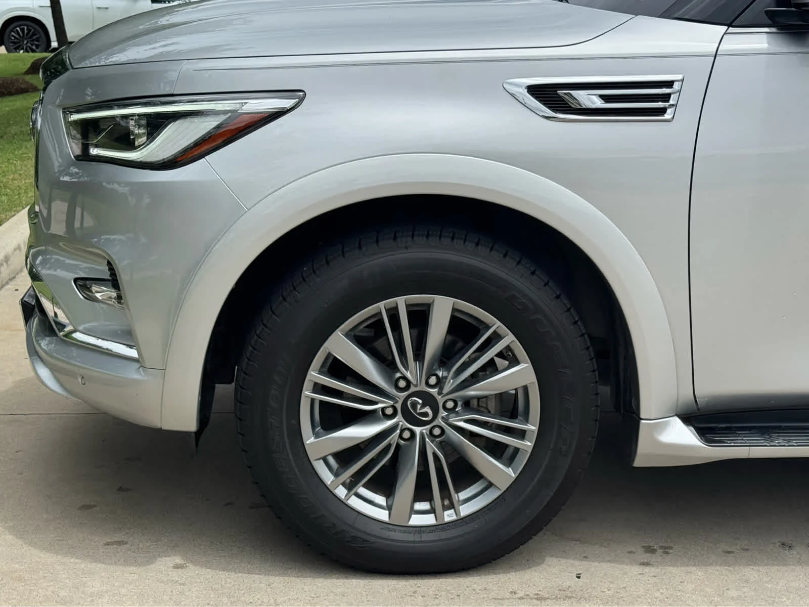 Certified Used 2021 Liquid Platinum INFINITI LUXE image 10