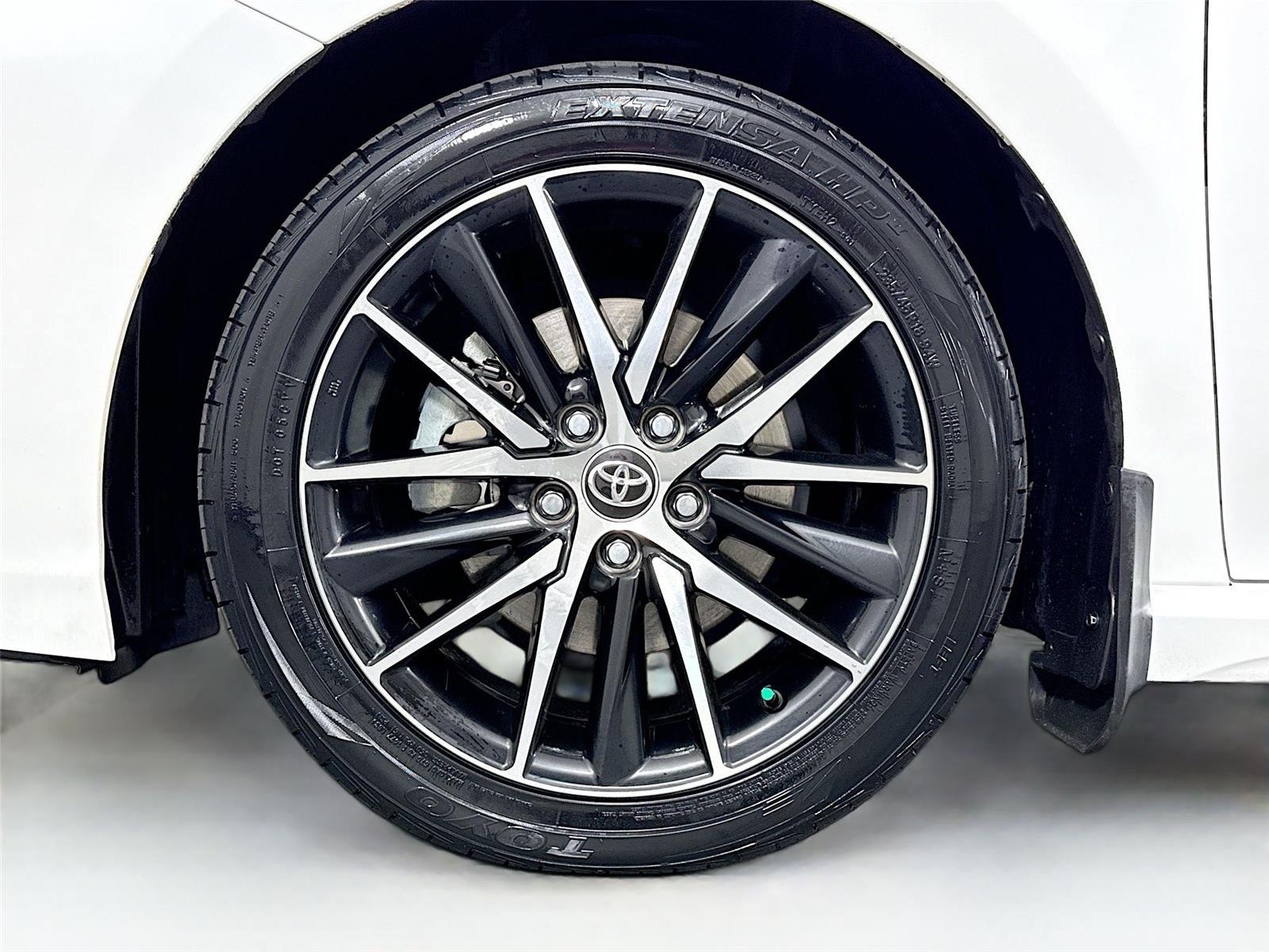 Used 2024 Ice Cap Toyota SE image 39