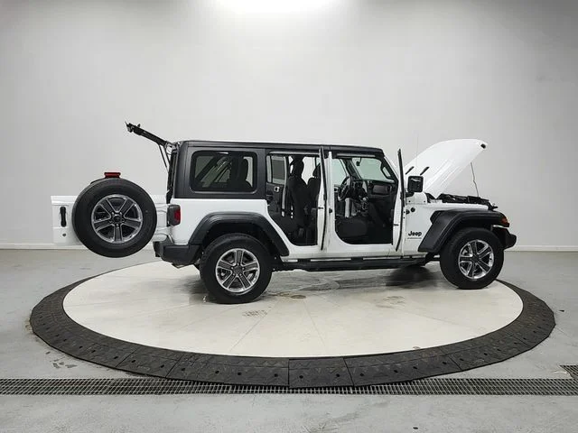 Used 2023 White Jeep Sport image 16
