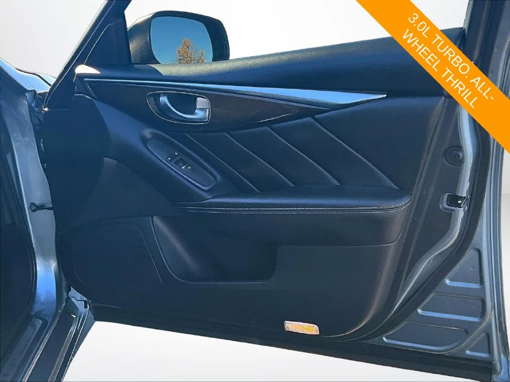 Used 2018 Blue INFINITI 3.0t LUXE image 22