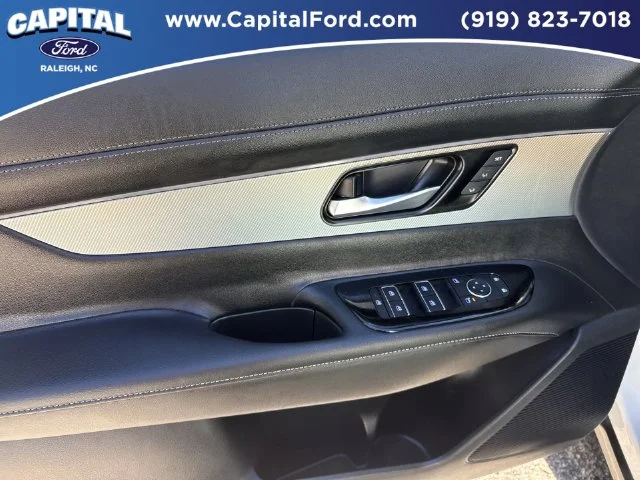 Used 2025 White Nissan SL image 20