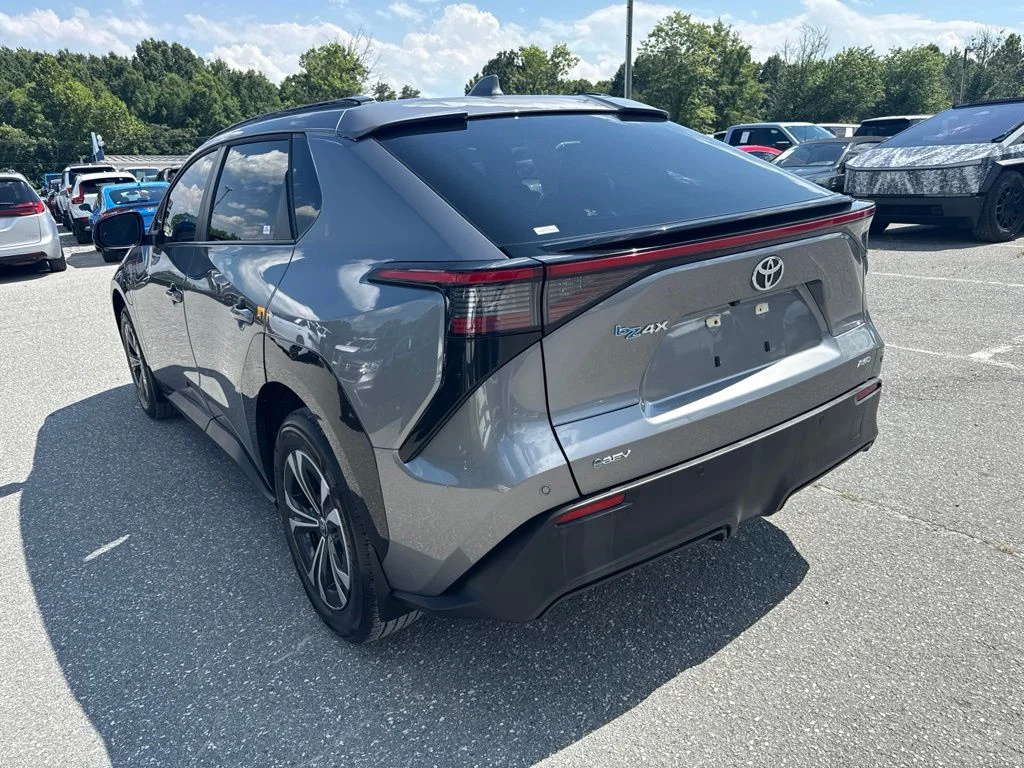 Used 2024 Gray Toyota XLE image 5