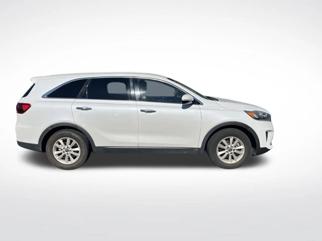 Used 2019 Snow White Pearl Kia LX image 3