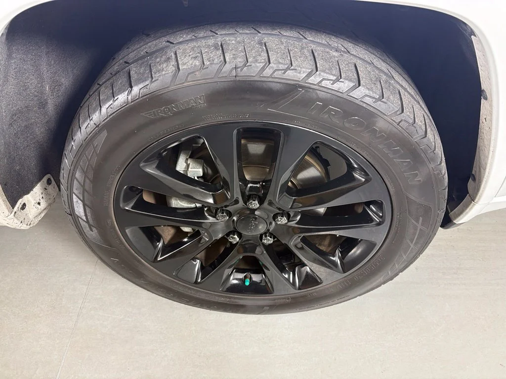 Used 2019 White Jeep Altitude image 11