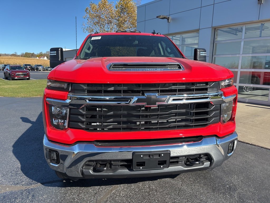 2026 Chevrolet Silverado 3500HD LT photo 2