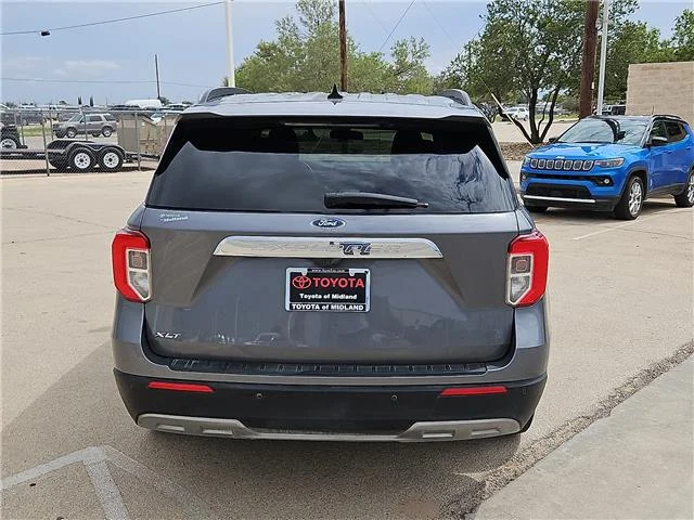 Used 2022 Iconic Silver Metallic Ford XLT 4x2 image 3
