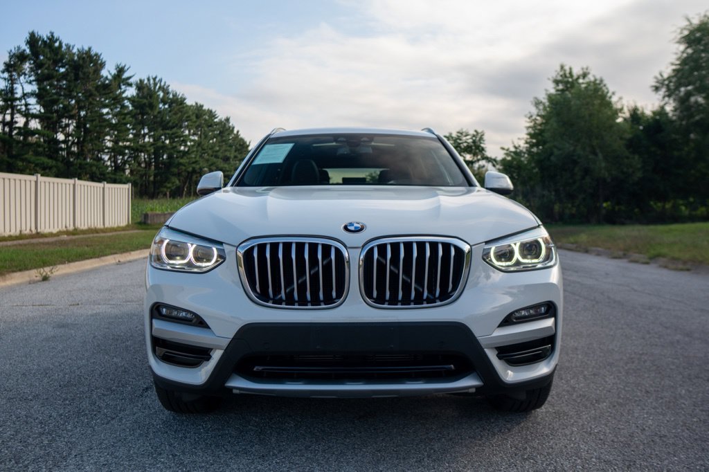 Used 2021 Alpine White BMW xDrive30i image 2
