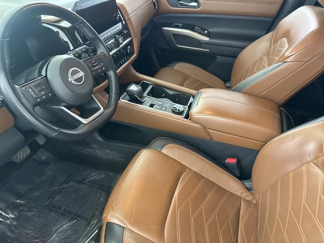 Used 2022 Silver Nissan Platinum image 24