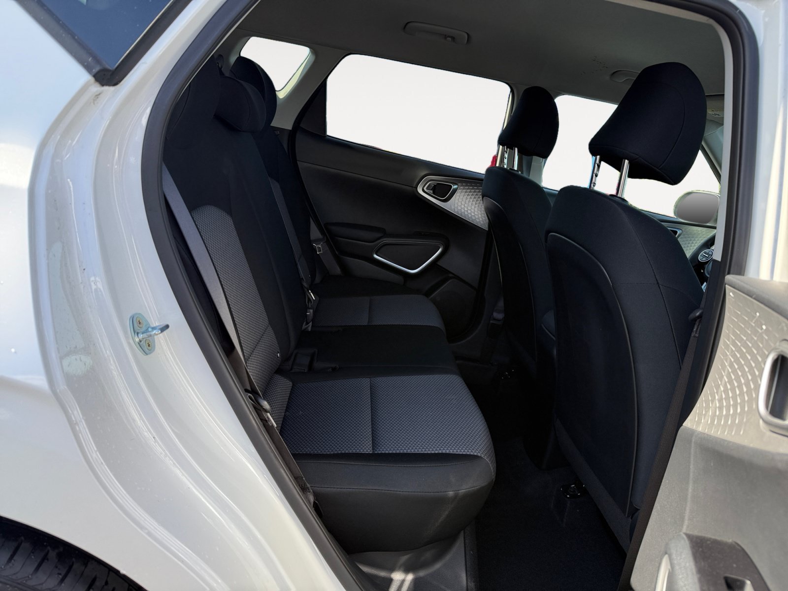 Certified Used 2023 Snow White Pearl Kia LX image 18