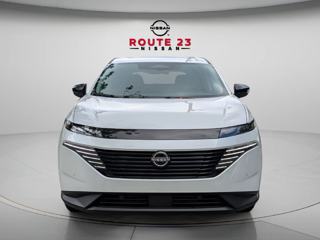 New 2026 White Nissan SL image 2