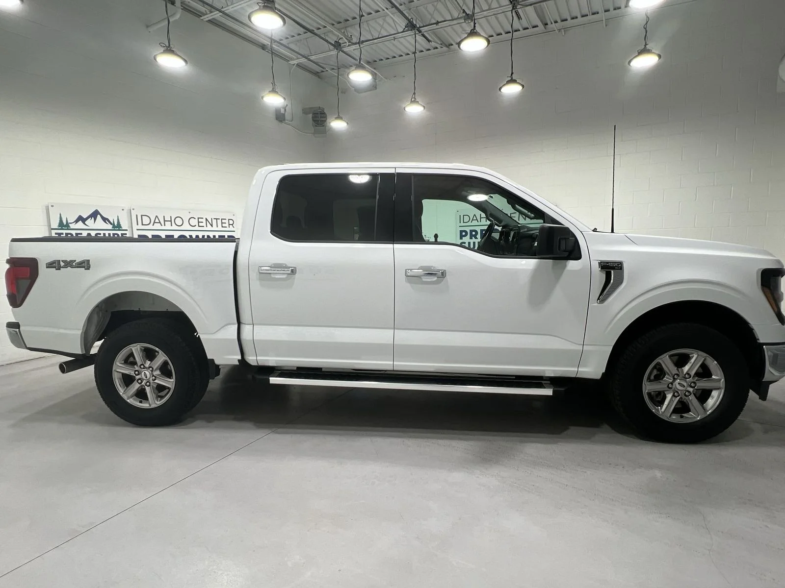 2025 Ford F-150 XLT - Photo 9