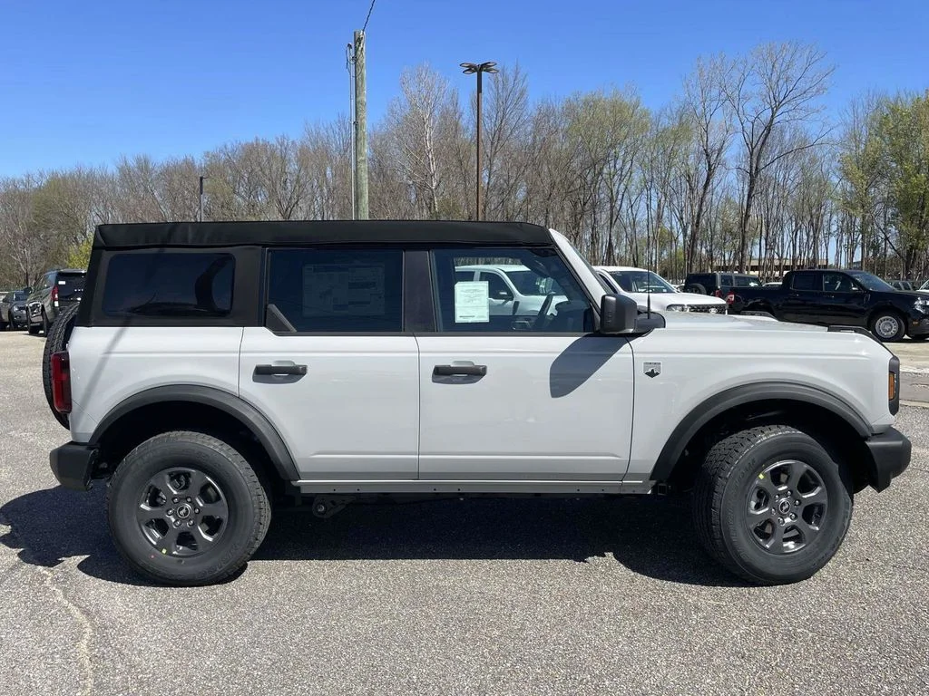 New 2026 White Ford Big Bend image 2