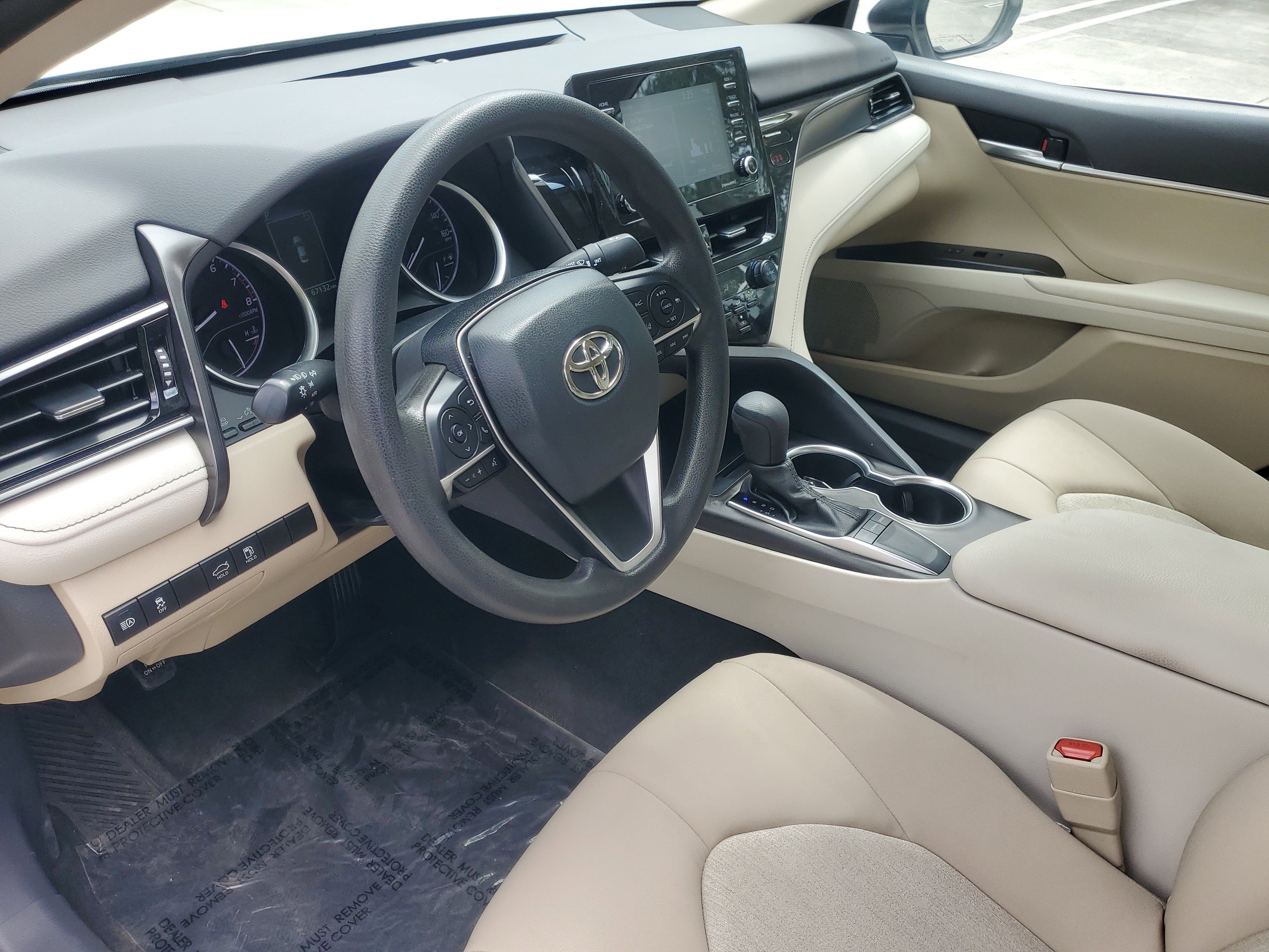 Used 2023 Ice Toyota LE image 16